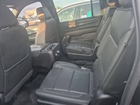 Used 2022 GMC Yukon XL Denali AWD/4WD image 8