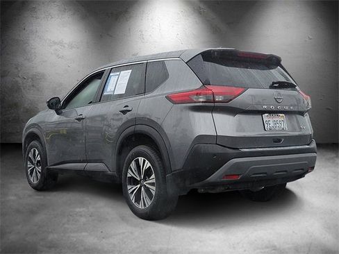Used 2023 Nissan Rogue SV image 4