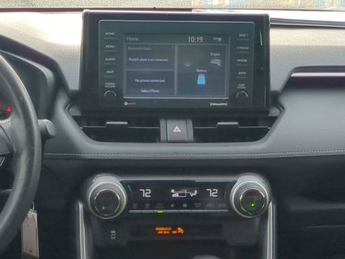 Used 2021 Toyota RAV4 LE image 24