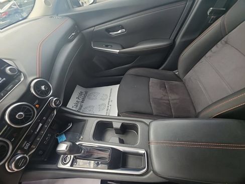 Used 2025 Nissan Sentra SR FWD image 24