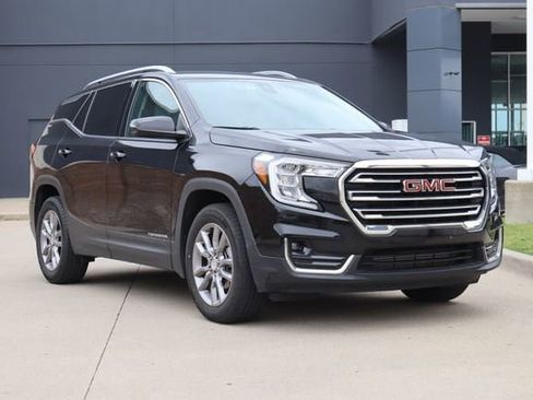 Used 2024 GMC Terrain SLT FWD image 2