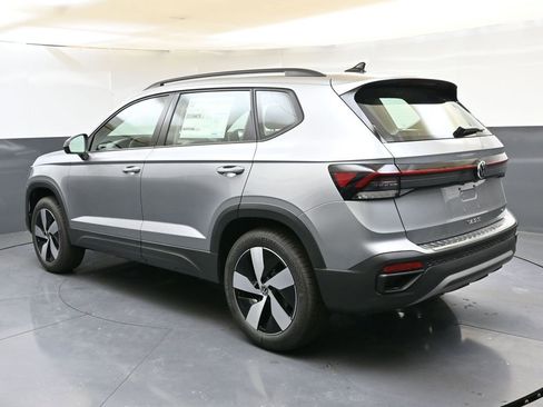 Used 2025 Volkswagen Taos S AWD/4WD image 3