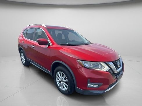 Used 2017 Nissan Rogue SV image 5