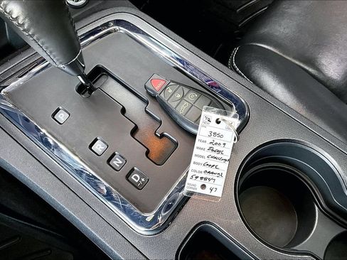 Used 2009 Dodge Challenger R/T RWD image 32