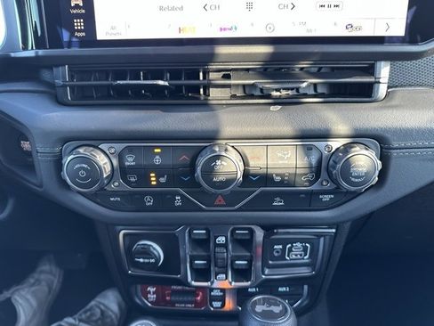 New 2026 Jeep Wrangler Unlimited Rubicon image 35