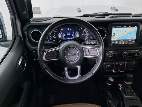 Used 2023 Jeep Wrangler Sahara w/ Cold Weather Group image 17