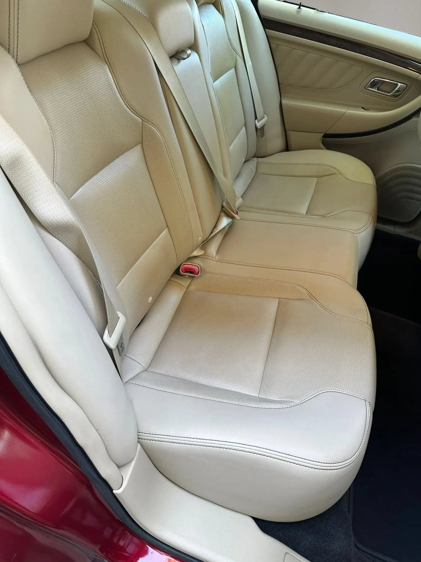 Used 2017 Ford Taurus Limited FWD image 13