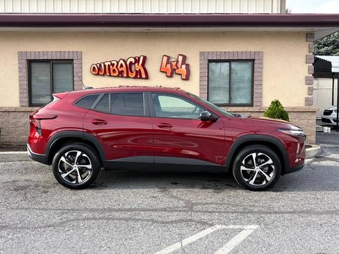 Used 2024 Chevrolet Trax RS w/ Driver Confidence Package FWD image 30