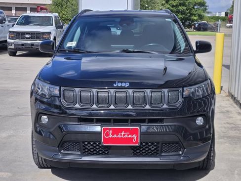 Used 2022 Jeep Compass Latitude AWD/4WD image 2