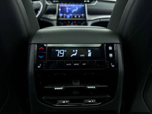 Used 2024 Jeep Grand Cherokee L Limited w/ Luxury Tech Group II image 35