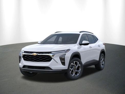New 2026 Chevrolet Trax LT w/ Driver Confidence Package FWD image 8