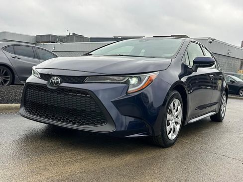 Used 2020 Toyota Corolla LE image 3