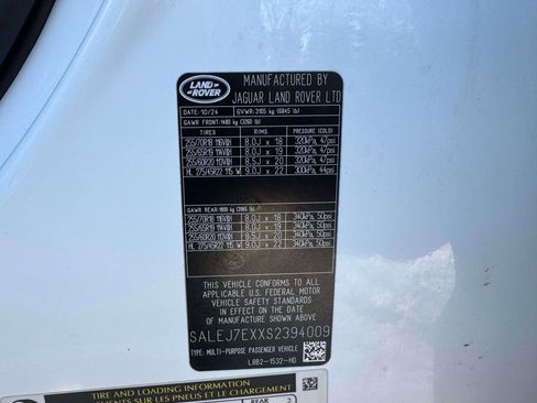 Used 2025 Land Rover Defender 110 S AWD/4WD image 11