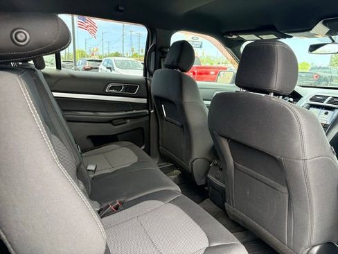Used 2017 Ford Explorer XLT w/ Equipment Group 201A AWD/4WD image 12