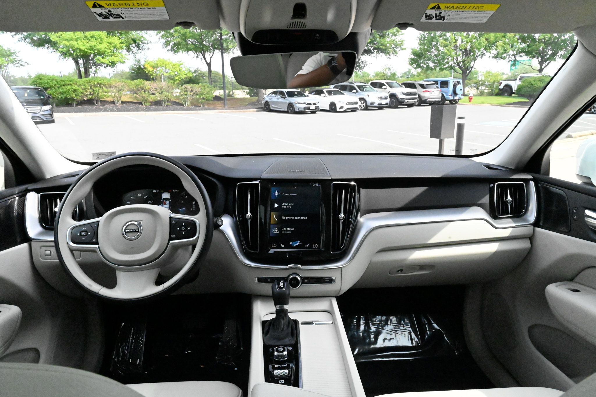 Used 2019 Volvo XC60 T5 Momentum w/ Multimedia Package AWD/4WD image 44