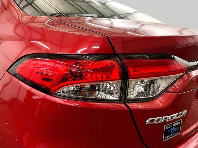 Used 2020 Toyota Corolla LE FWD image 28