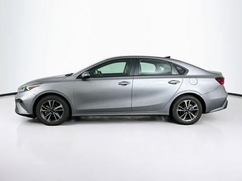 Used 2024 Kia Forte LXS FWD image 4