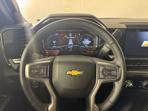 Used 2024 Chevrolet Silverado 1500 LT AWD/4WD image 11