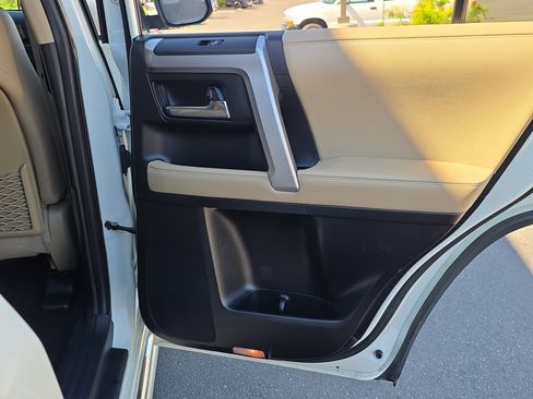 Used 2020 Toyota 4Runner Limited image 32