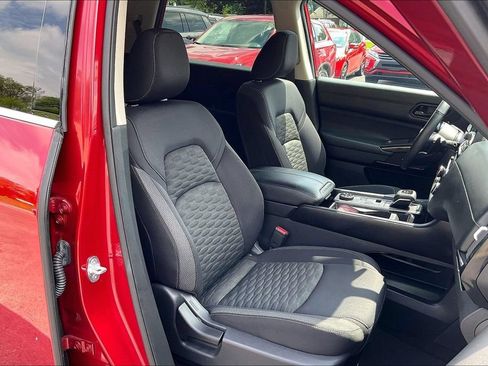 Used 2023 Nissan Pathfinder SV AWD/4WD image 7