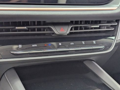 Used 2025 Buick Envision Sport Touring image 29