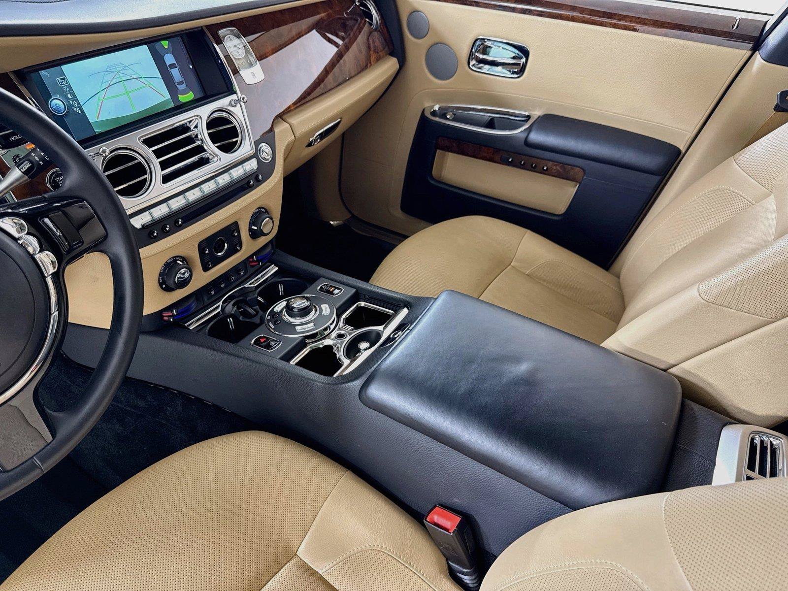 Used 2013 Rolls-Royce Ghost RWD image 21