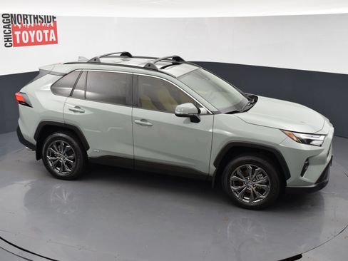Used 2022 Toyota RAV4 XLE Premium AWD/4WD image 23