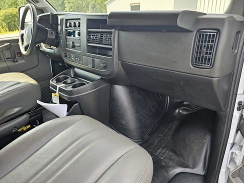 Used 2025 Chevrolet Express 3500 w/ Power Convenience Package RWD image 13