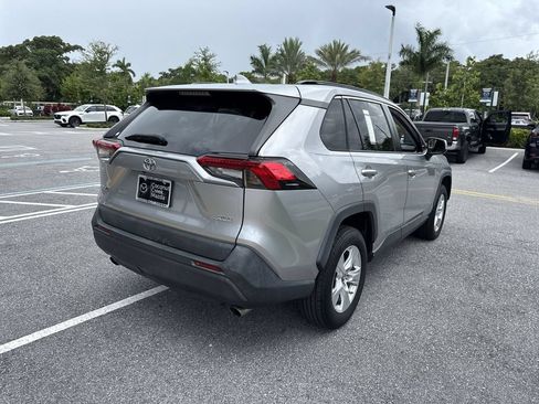 Used 2019 Toyota RAV4 XLE FWD image 3