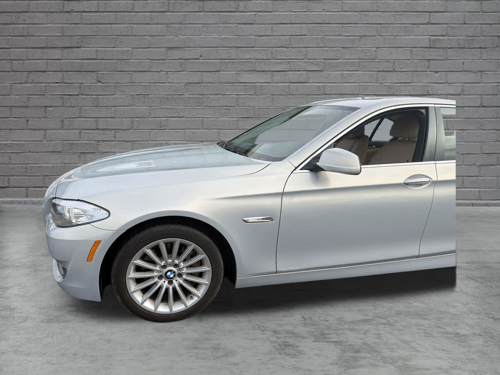 Used 2013 BMW 535i xDrive Sedan AWD/4WD image 3