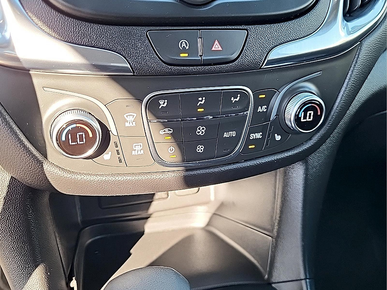 Used 2024 Chevrolet Equinox LT AWD/4WD image 23