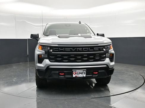 Used 2024 Chevrolet Silverado 1500 Custom Trail Boss w/ LPO, Dark Essentials Package AWD/4WD image 6