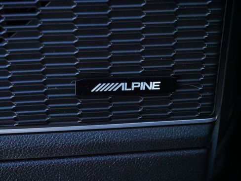 Used 2024 Jeep Grand Cherokee L Limited w/ Black Appearance Package image 33