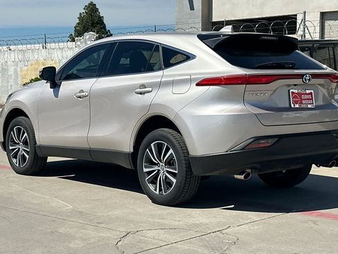 Used 2024 Toyota Venza LE image 7