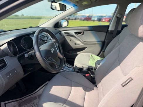 Used 2013 Hyundai Elantra GLS w/ Preferred Pkg FWD image 9