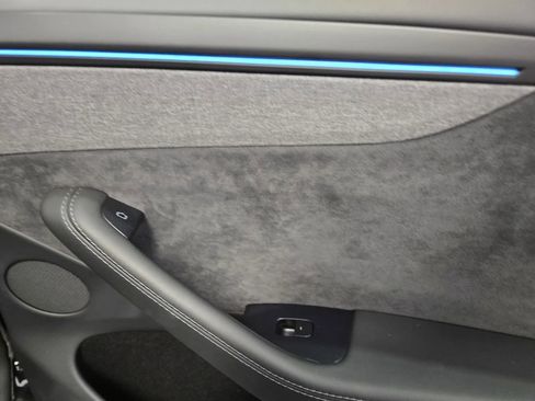 Used 2026 Tesla Model Y Long Range image 8