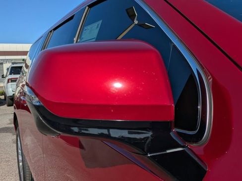 Used 2024 Cadillac Escalade ESV Premium Luxury image 12