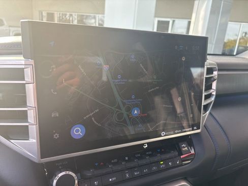 Used 2023 Toyota Tundra Platinum image 7