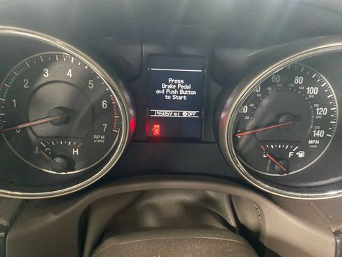 Used 2011 Jeep Grand Cherokee Laredo AWD/4WD image 7