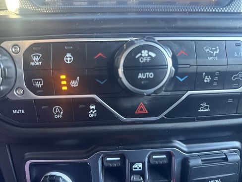 Used 2022 Jeep Wrangler Unlimited Sport image 28