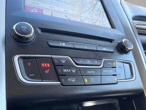 Used 2018 Ford Fusion Energi SE FWD image 19