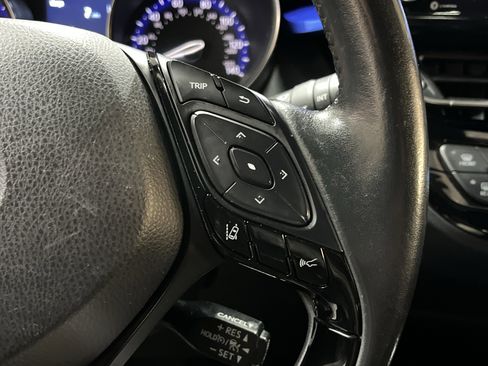 Used 2022 Toyota C-HR XLE FWD image 20