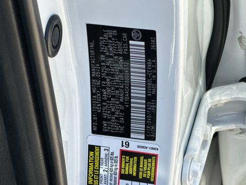 Used 2025 Toyota Camry LE w/ Convenience Package FWD image 27