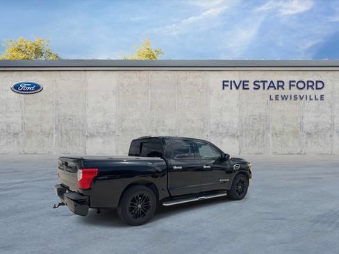 Used 2017 Nissan Titan SL RWD image 8