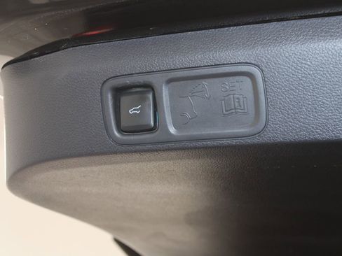 Used 2024 Ford Expedition Max XLT image 17