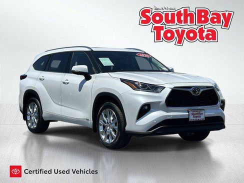 Certified 2026 Toyota Highlander Limited AWD/4WD image 1