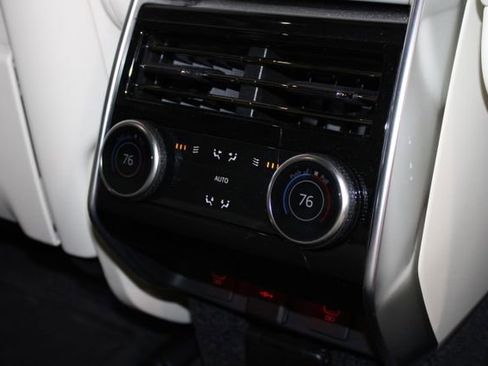 Used 2025 Land Rover Range Rover SE image 16