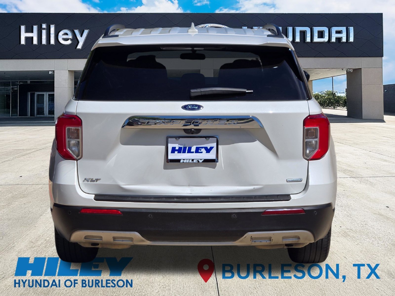 Used 2020 Ford Explorer XLT w/ Equipment Group 202A RWD image 5