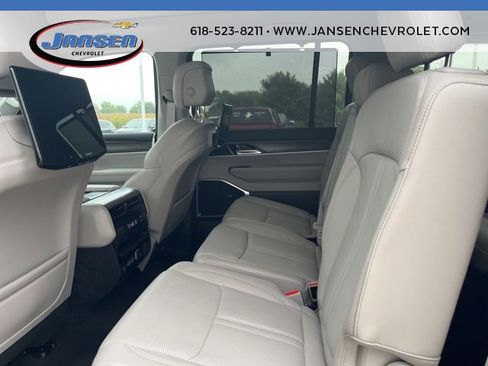 Used 2024 Jeep Wagoneer Series III w/ Premium Group I image 33