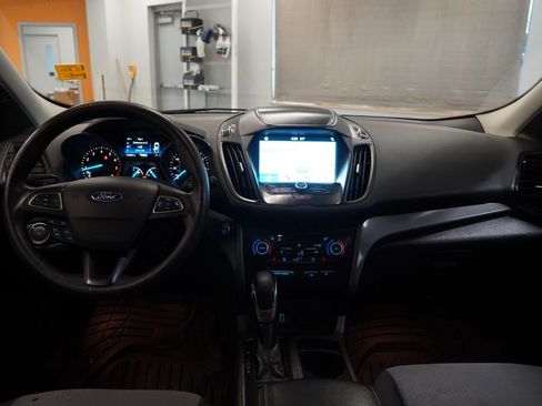 Used 2019 Ford Escape SE image 9